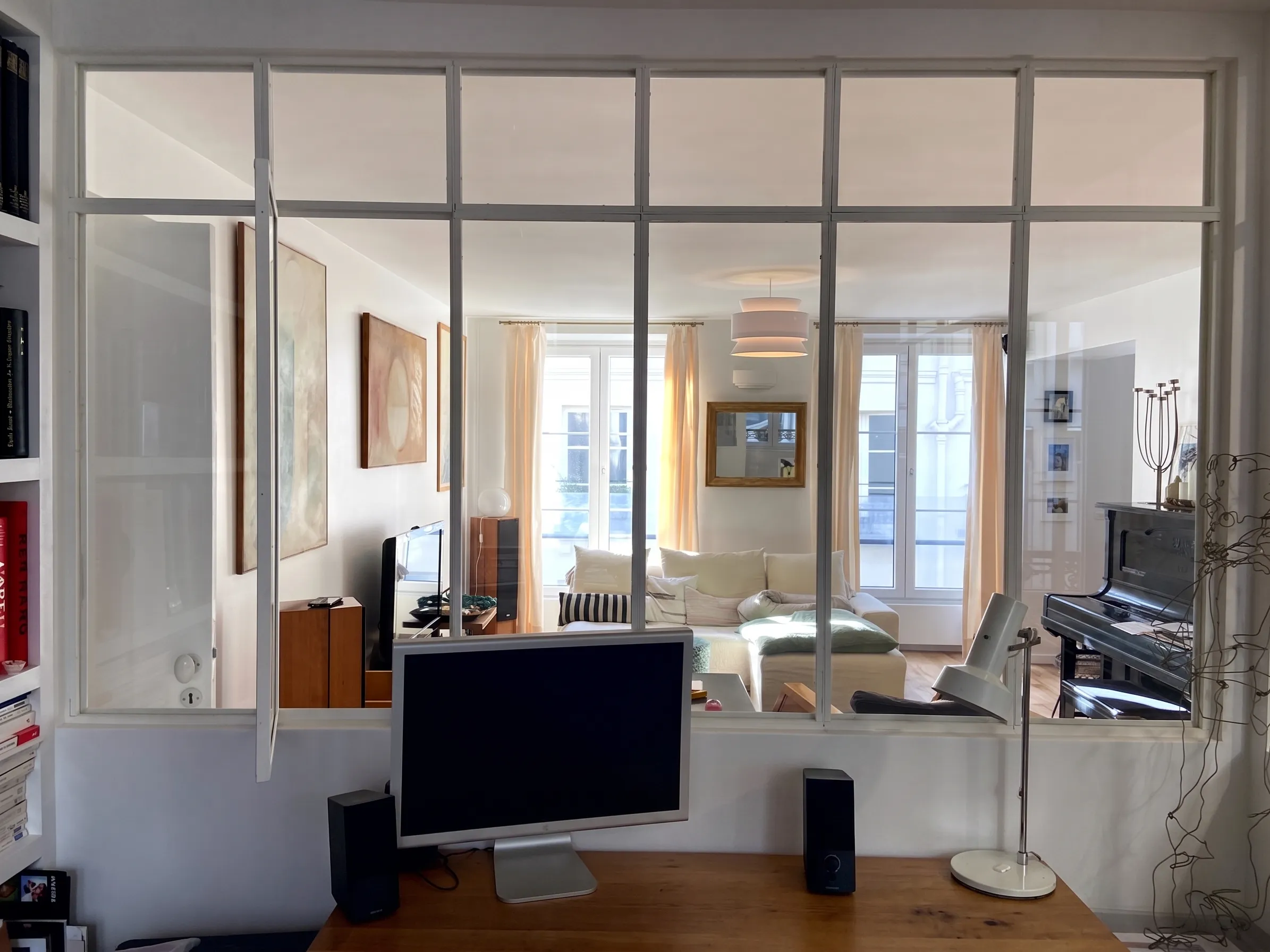 Après — Bureau et salon avec verrière